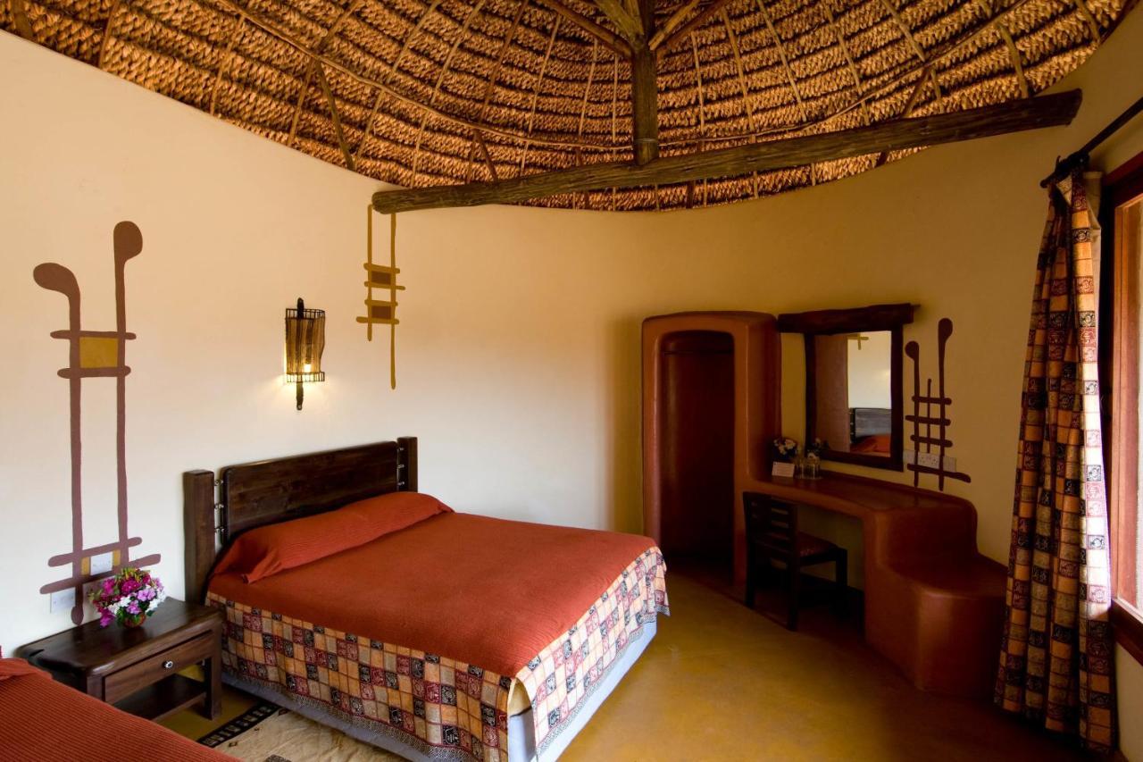 Samburu Sopa Lodge Archers Post Buitenkant foto
