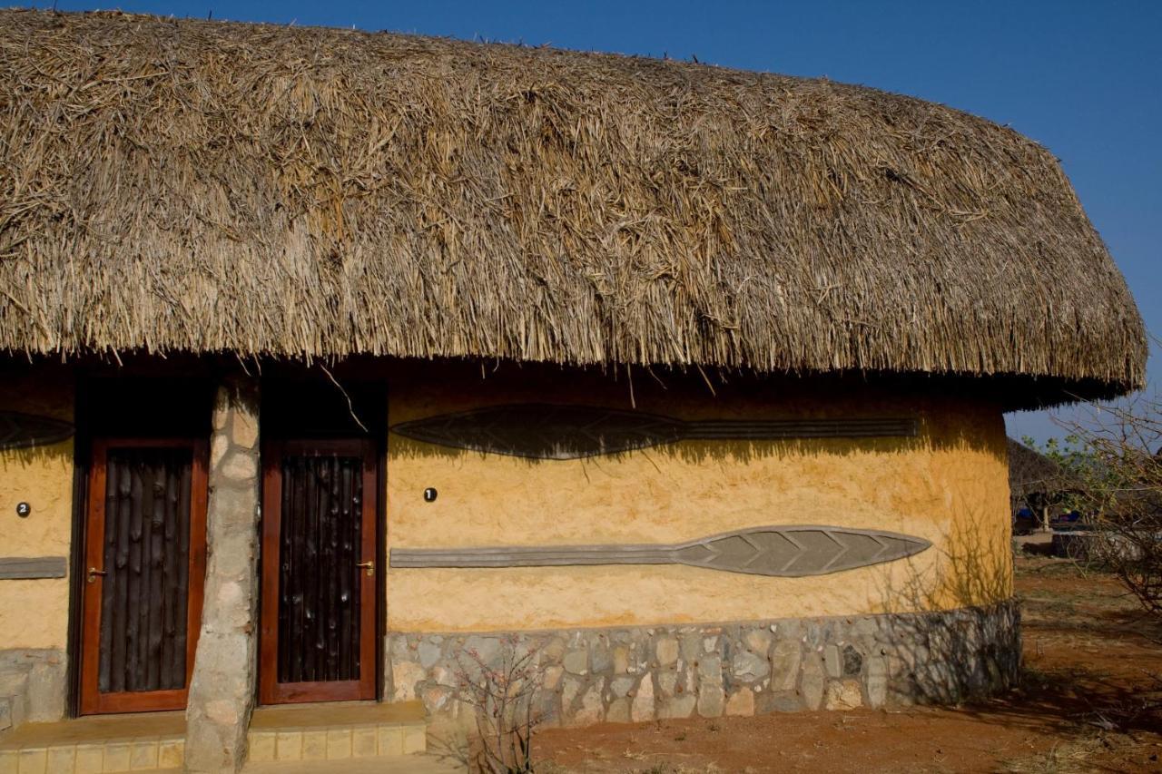 Samburu Sopa Lodge Archers Post Buitenkant foto